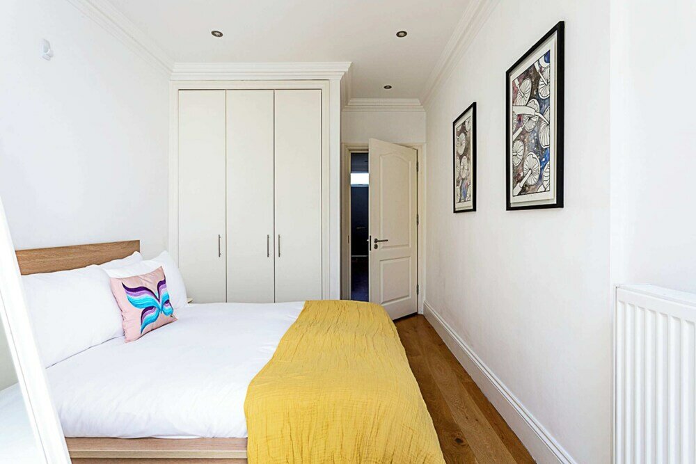 Фото Homely Islington Flat