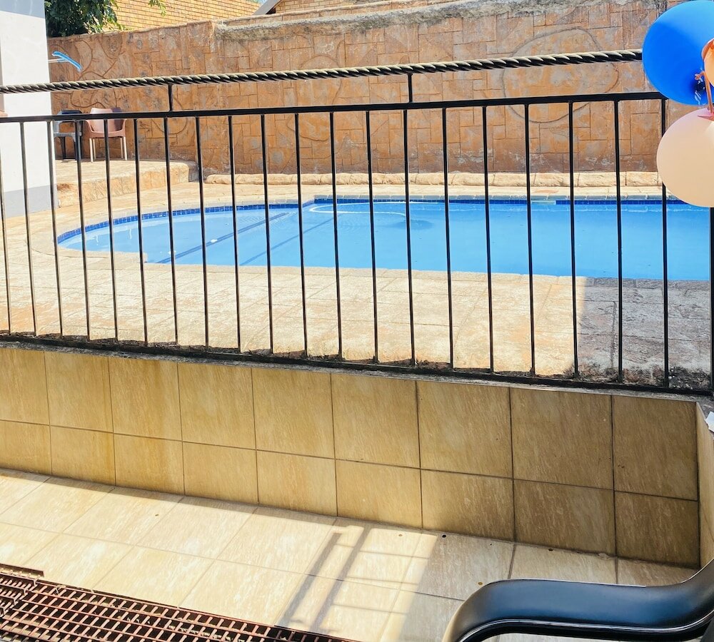 Фото Airport Royal Guest House