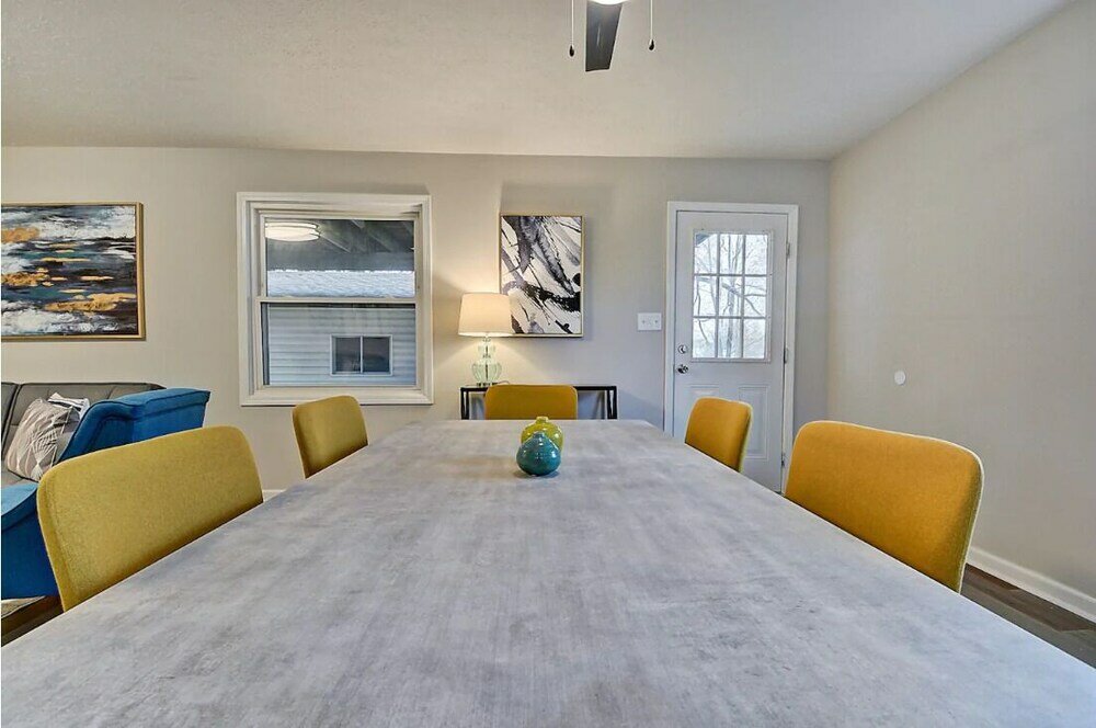 Фото Spacious 6br/3ba House w Parking! Sleeps 20!