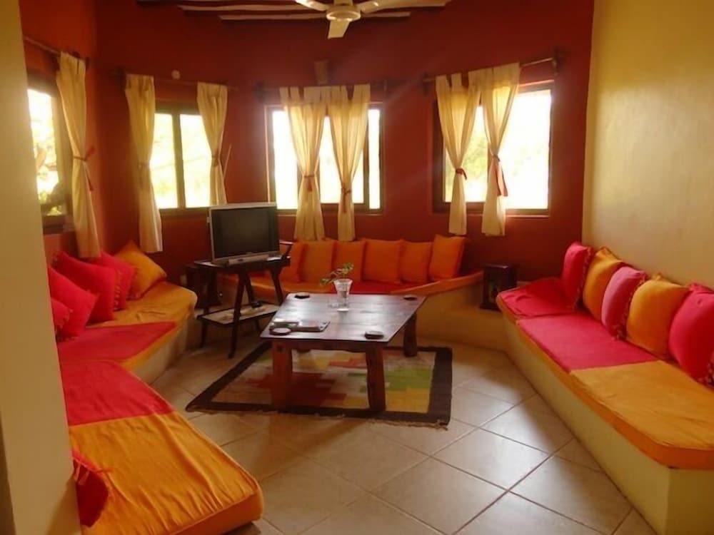 Фото HillPark Hotel - Tiwi Beach