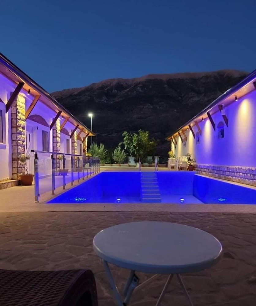 Фото Lord Byron Guesthouse