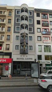 Гостиница Leons Hotel
