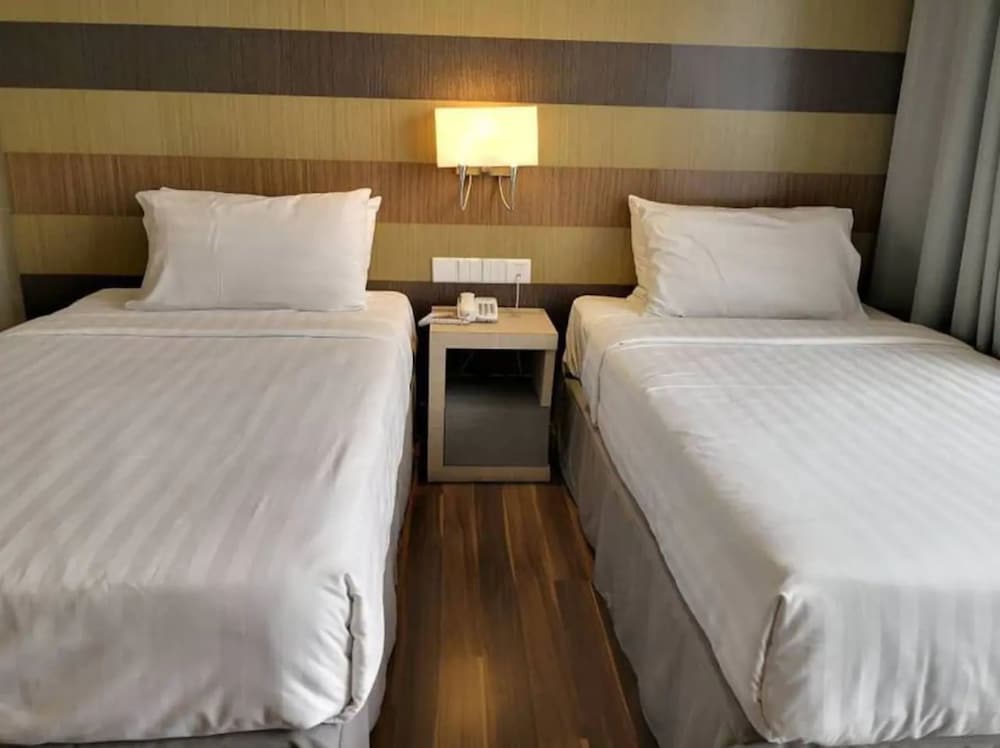 Фото Paradise Apartment at Taragon BktBintang 