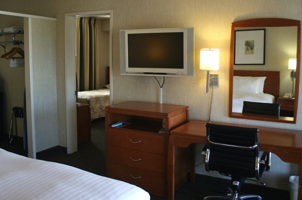 Фото Vagabond Inn Los Angeles at Usc