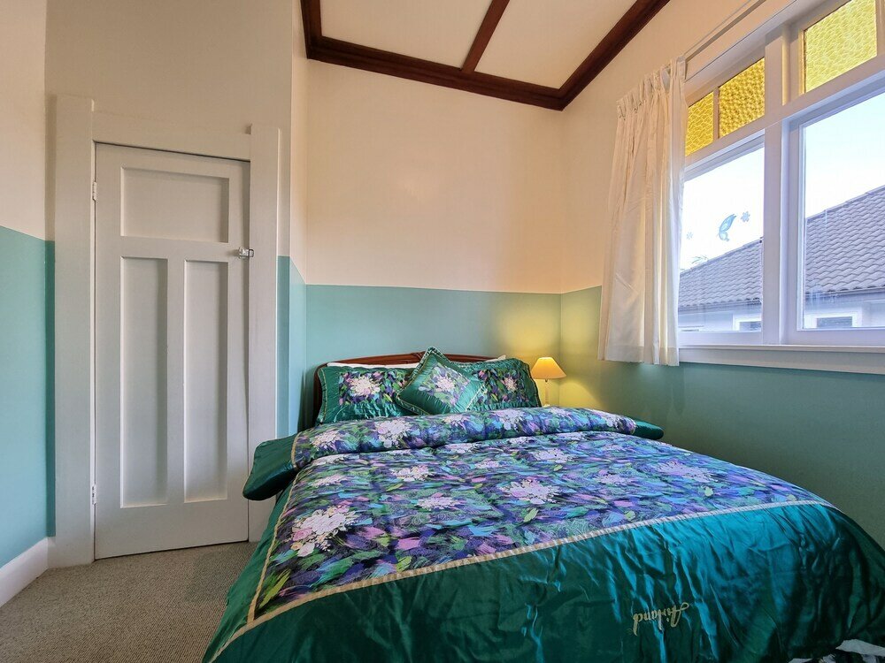 Фото 4 Bedroom Character House Papakura