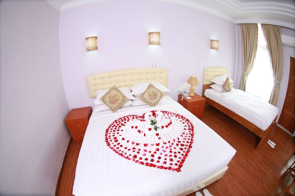 Фото The Floral Breeze Wun Zin Hotel