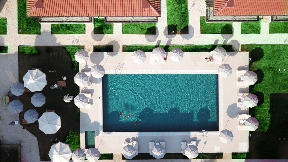 Фото Hotel Rezve