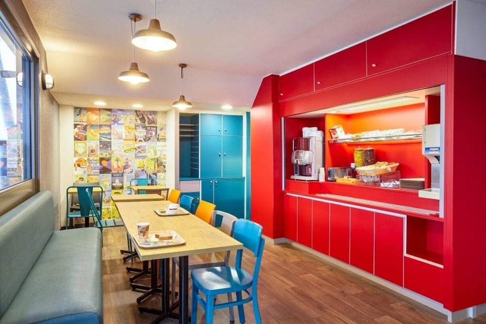 Фото hotelF1 Avignon Centre Courtine gare TGV