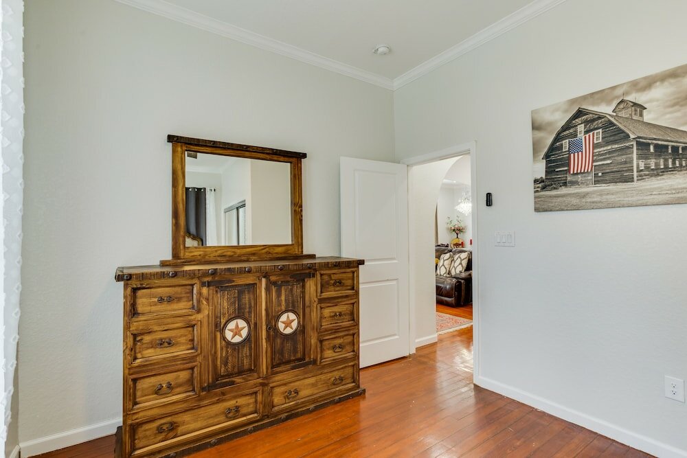 Фото Woodlawn Main-House Downtown Sa