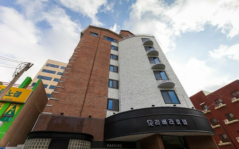 Гостиница Yeosu Rivera Hotel в Йосу