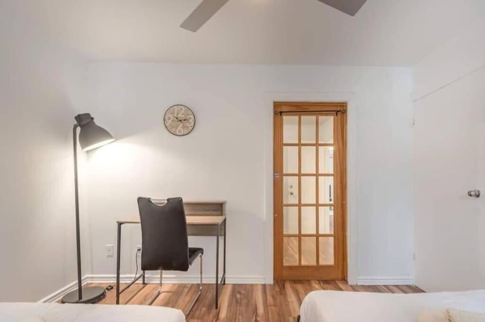 Фото Modest 4BedR Apt 5mins to ParcLaFontaine