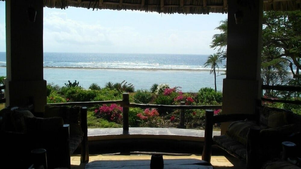 Фото HillPark Hotel - Tiwi Beach