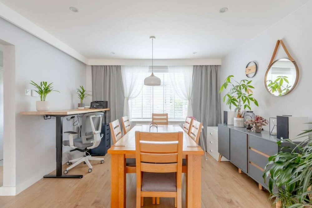 Фото Modern & Spacious 3bd House - Canning Town