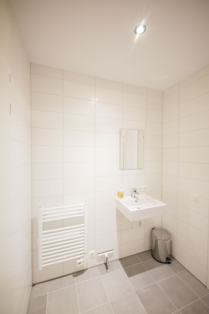 Фото Alphabet Apartments The Hendrik