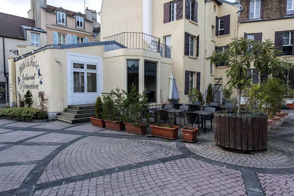 Фото отеля 1