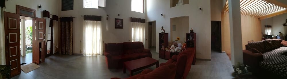 Фото Peacock Garden Villa