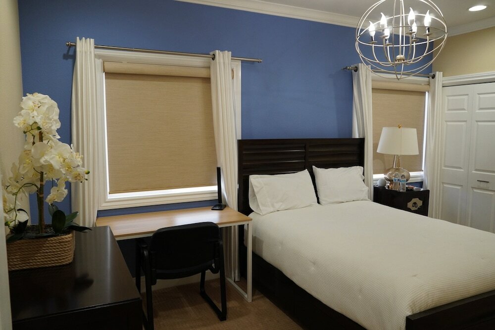 Фото Balmoral Apartments