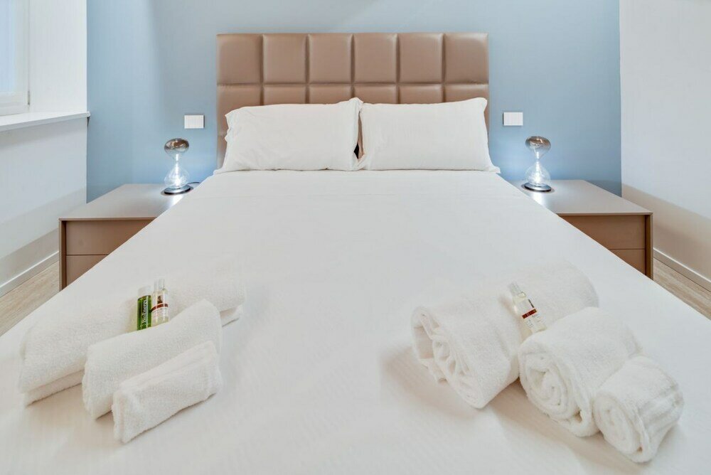 Фото Luxury & Charming Piazzetta San Giorgio Apartments