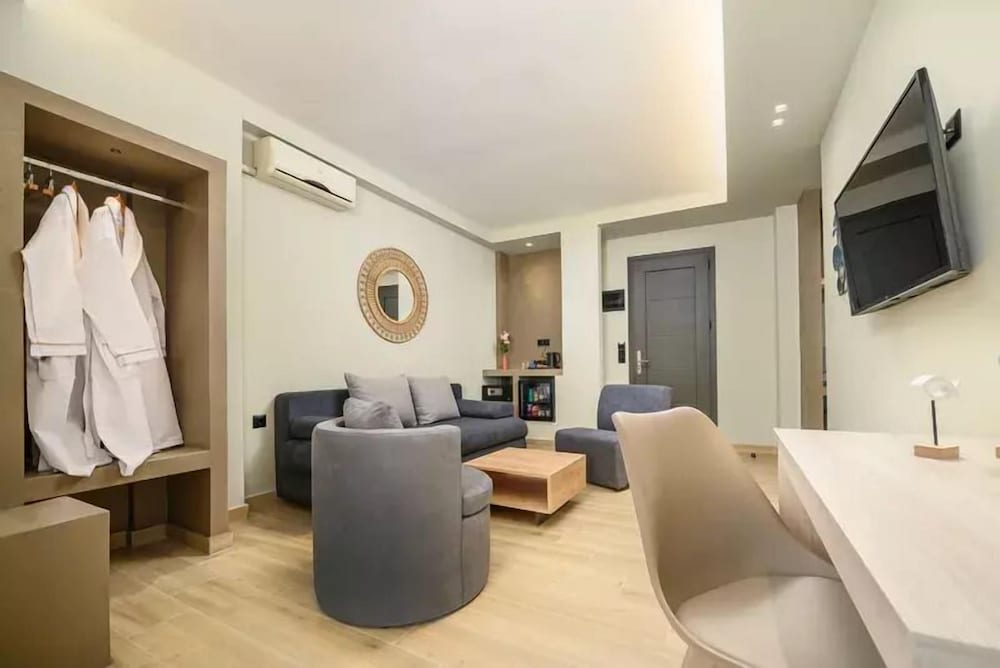 Фото Nicolas Grand Suites - Adults Only