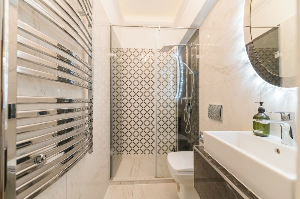 Фото Music Academy Bedroom Suite Café Vian Apartman Kft