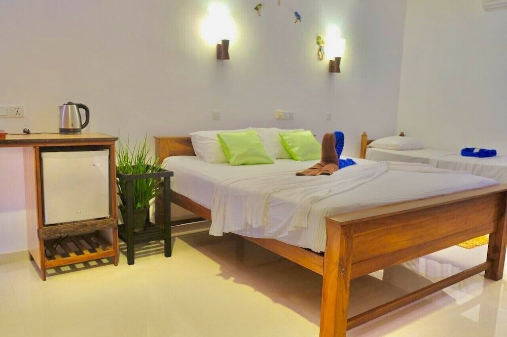 Фото Mirissa Beach Inn