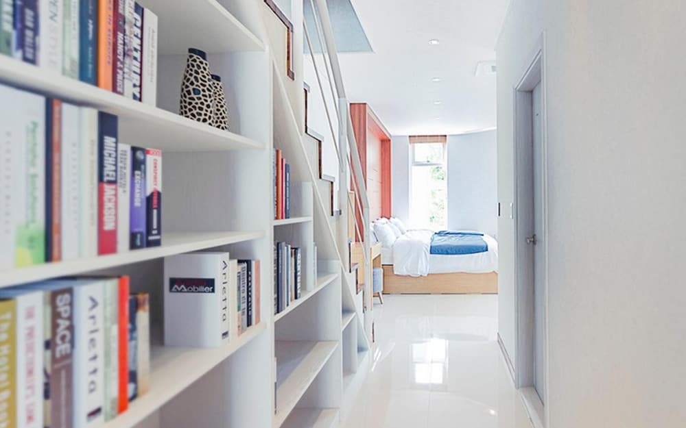 Фото Yeosu Marine Terrace Poolvilla