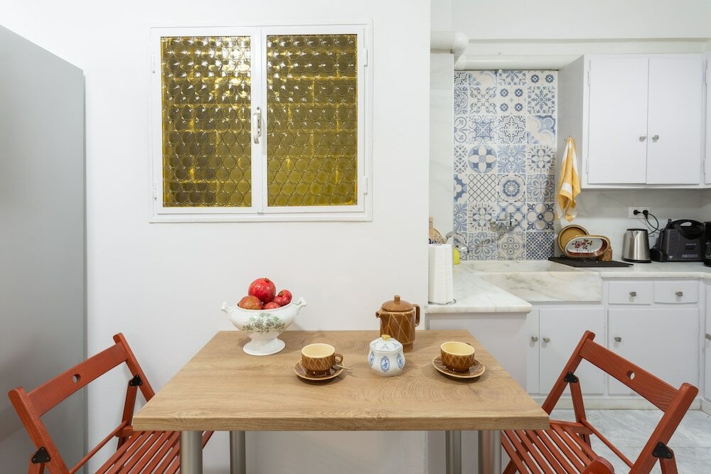 Фото A short walk to Syntagma and Plaka