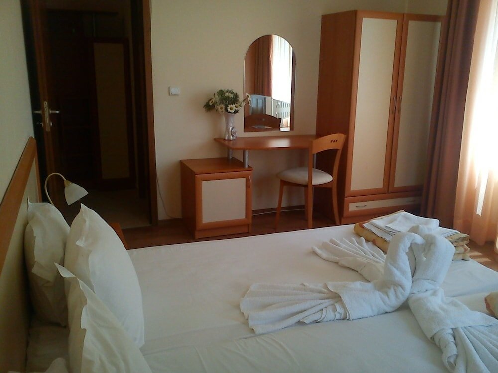 Фото Megas Apartments