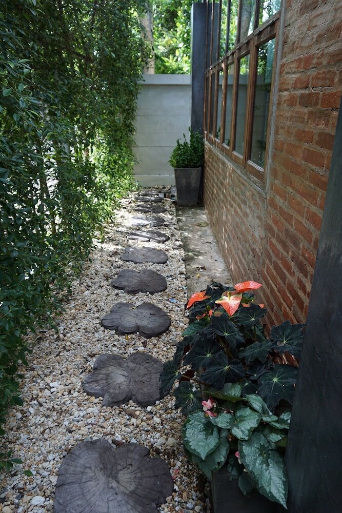 Фото Tha Ma-O Bouteak Homestay