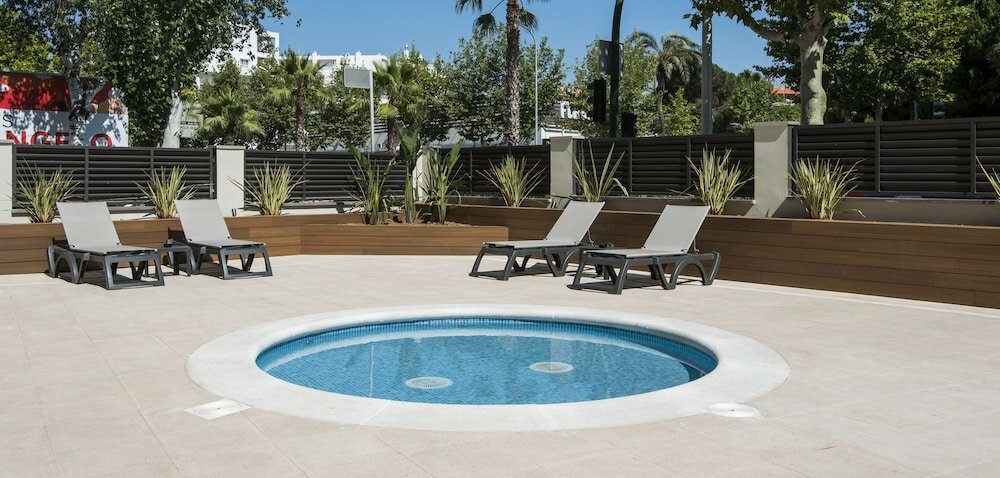 Фото Apartamentos California