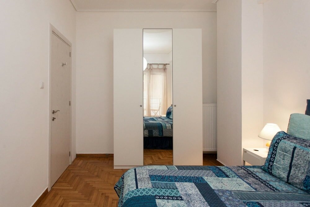 Фото Lovely 2 Bedroom apt in Metaxourgio Center
