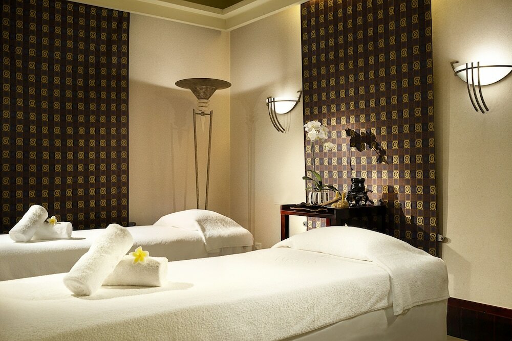 Фото Dongguan Mcb Lake Hotel