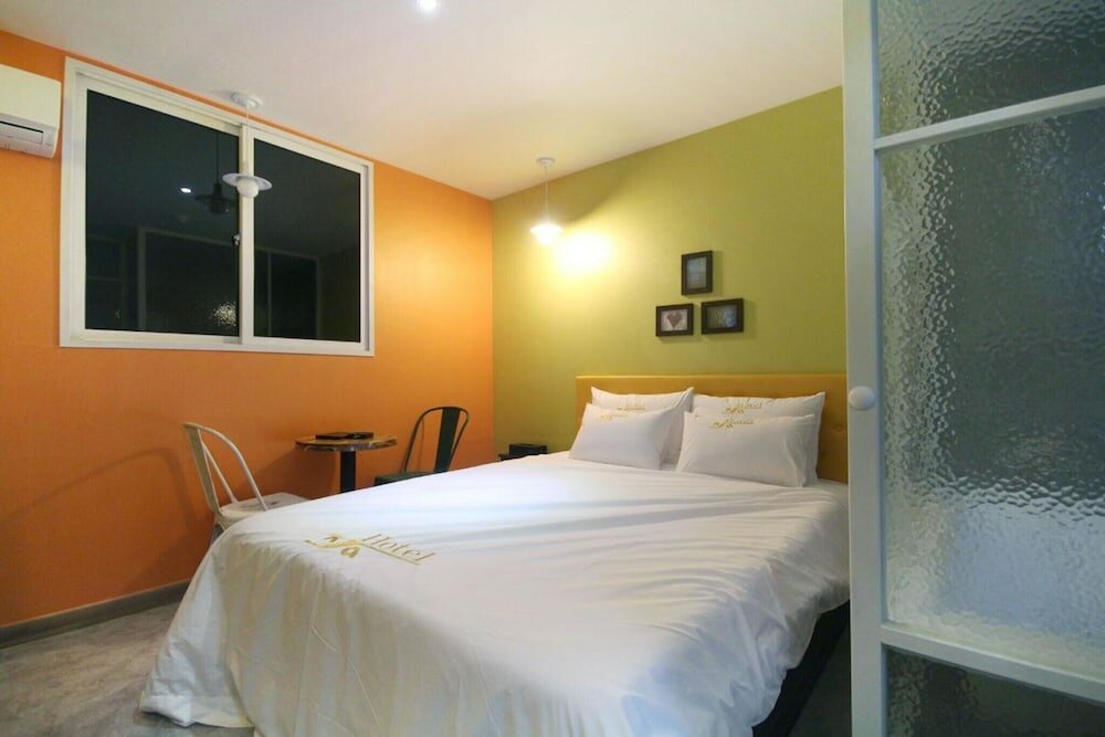 Фото Yeosu Hakdong Ja Self Check-in Motel