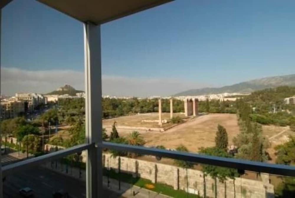 Фото The Athens Gate Hotel