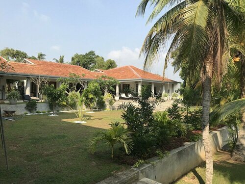 Гостиница Tropical House Jungleside Villa в Хиккадуве
