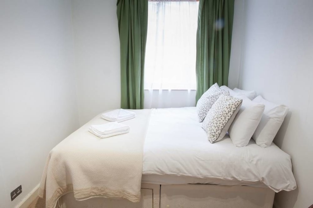 Фото Stylish Apartments next to Buckingham Palace