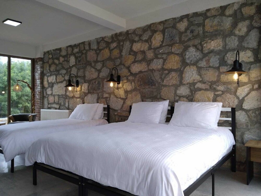 Фото Hotel Rezve