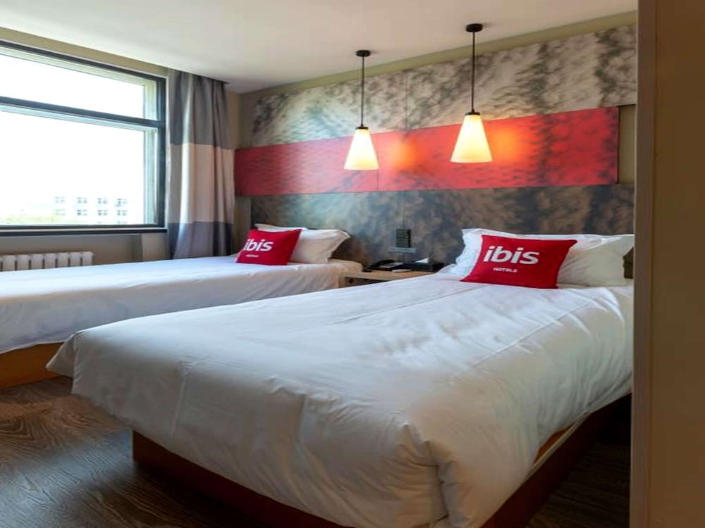 Фото Ibis Beijing Changping Metro Station Hotel
