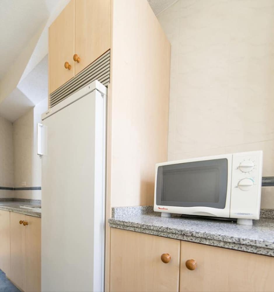 Фото Ensuite Rooms for Women Only - Leon