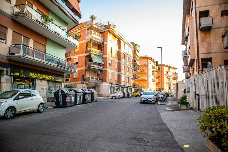 Гостиница Kamchu Apartments Single Room Villa Ada 20 в Риме