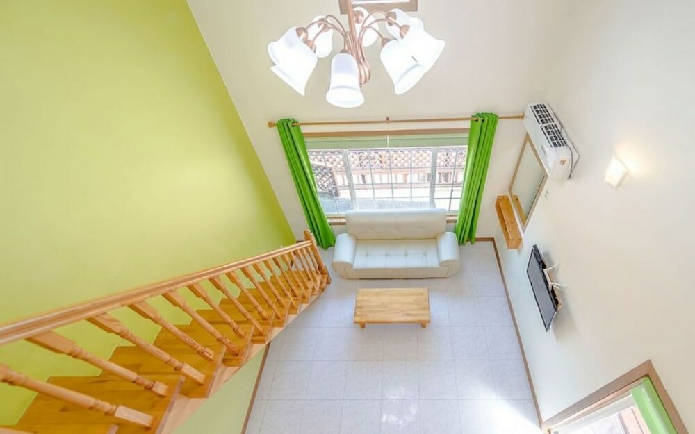 Фото Yeosu Maison Blanche Pension