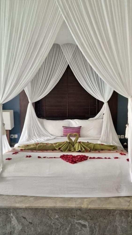 Фото Karmagali Boutique Suites