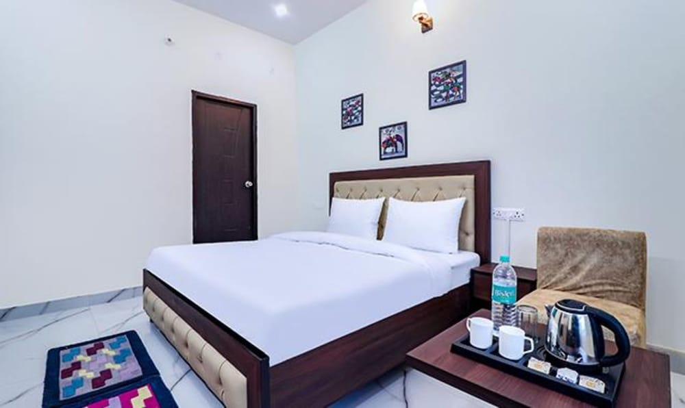 Фото Fabhotel Maira Heights