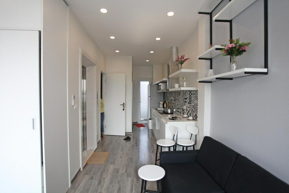 Фото Hanoi Home 2 - Lake view Apartment