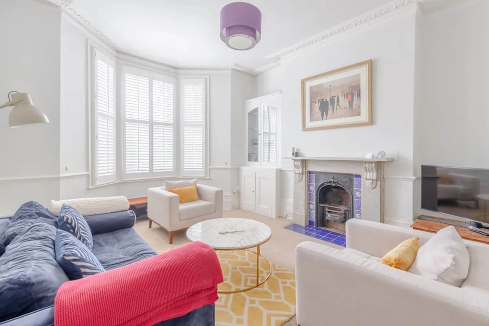 Фото Inviting 4bd House - Greenwich