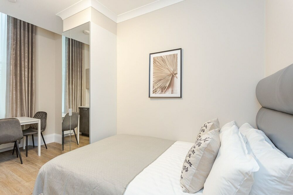 Фото Courtfield Apartments