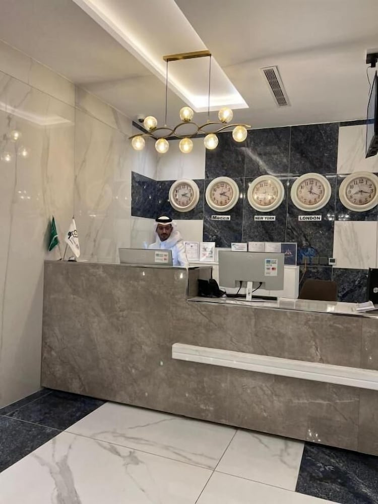 Фото Green Hills Hotel