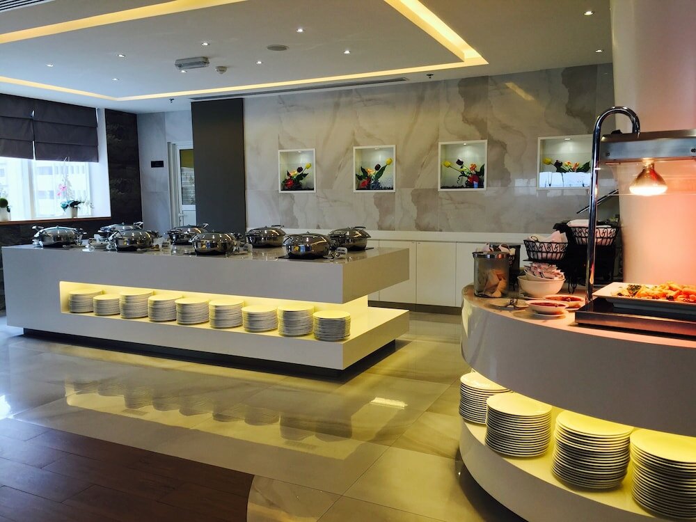 Фото Ramada by Wyndham Abu Dhabi Corniche