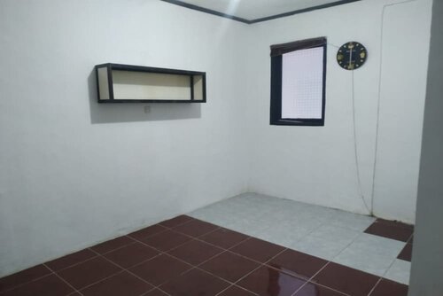 Гостиница Oyo 90699 Yellow White Guesthouse Palu в Палу