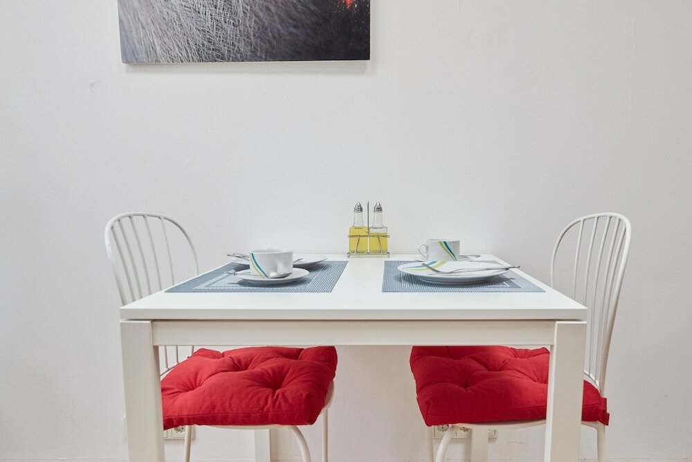 Фото Modern Apartment in The Heart of Vienna 1